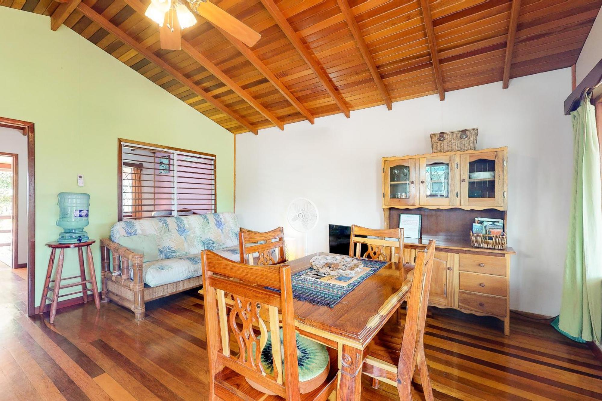 Latitude 17 Hopkins Quarto foto